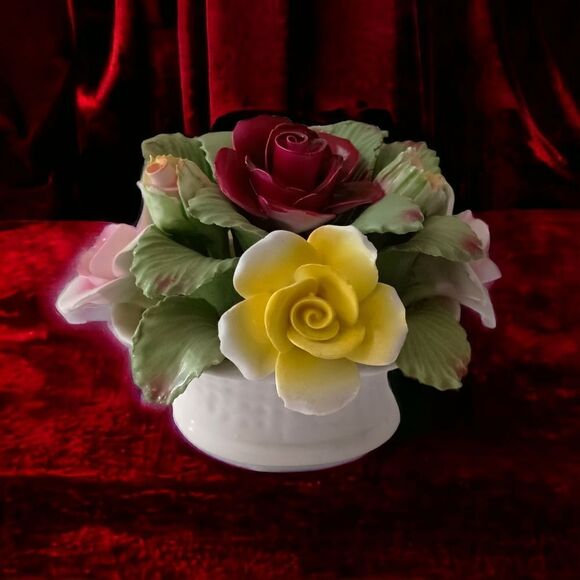 Aynsley Porcelain Flower Basket June Rose Hand Molded England Vintage TINY CHIP. - Picture 1 of 16
